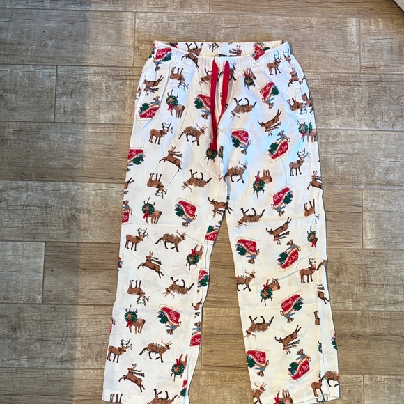Old Navy Pajama Bottoms with elastic waistband and side pockets. - Picture 1 of 3